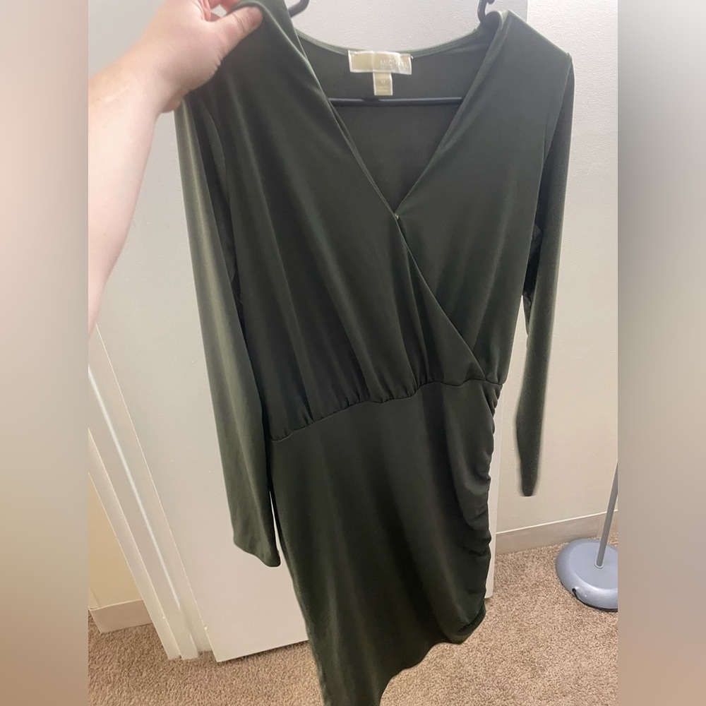 Beautiful dark green long sleeve dress. Size M. Never worn.
